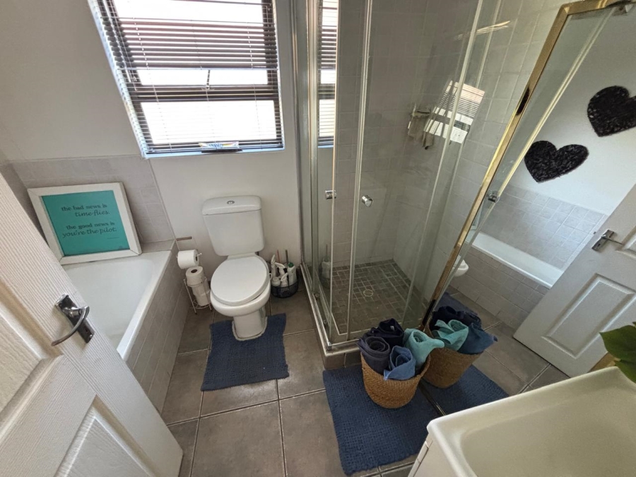 To Let 2 Bedroom Property for Rent in Stellendale Western Cape